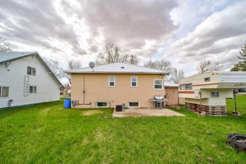 307 Grey Street, Granum, AB - Outdoor With Exterior