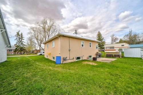 307 Grey Street, Granum, AB - Outdoor