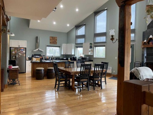 5302 19 Avenue, Coleman, AB - Indoor Photo Showing Dining Room