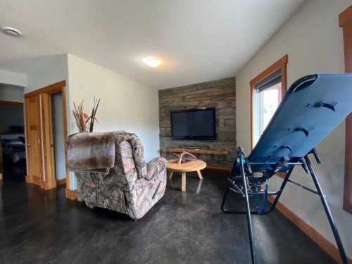 5302 19 Avenue, Coleman, AB - Indoor