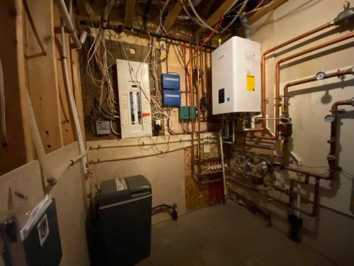 5302 19 Avenue, Coleman, AB - Indoor Photo Showing Basement