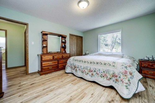 31 Red Crow Boulevard West, Lethbridge, AB - Indoor Photo Showing Bedroom