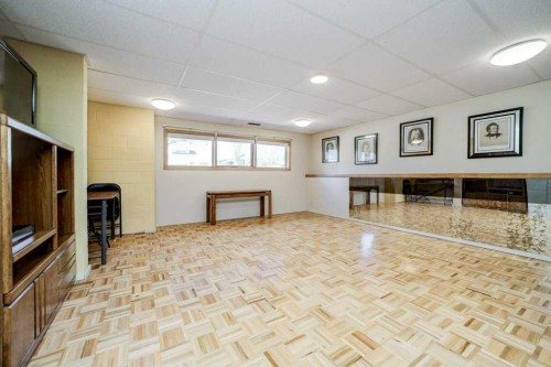 31 Red Crow Boulevard West, Lethbridge, AB - Indoor Photo Showing Other Room