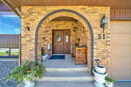 31 Red Crow Boulevard West, Lethbridge, AB - Outdoor With Exterior