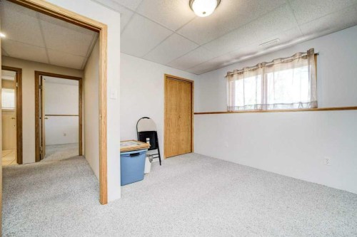 31 Red Crow Boulevard West, Lethbridge, AB - Indoor Photo Showing Other Room