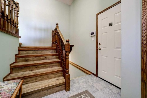 31 Red Crow Boulevard West, Lethbridge, AB - Indoor Photo Showing Other Room