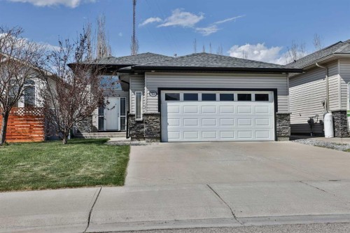 499 Lynx Crescent North, Lethbridge, AB - Outdoor