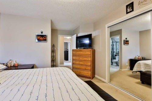 499 Lynx Crescent North, Lethbridge, AB - Indoor Photo Showing Bedroom