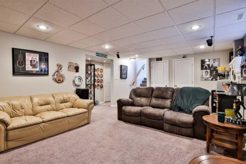 499 Lynx Crescent North, Lethbridge, AB - Indoor Photo Showing Other Room