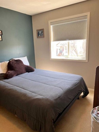 2-153 Silkstone, Lethbridge, AB - Indoor Photo Showing Bedroom