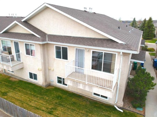 4-11 Highlands Place WEST Lethbridge, AB T1J 4X8