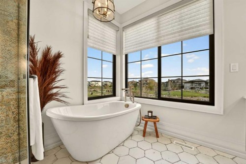 93 Prairie Arbour Boulevard South, Lethbridge, AB - Indoor Photo Showing Bathroom