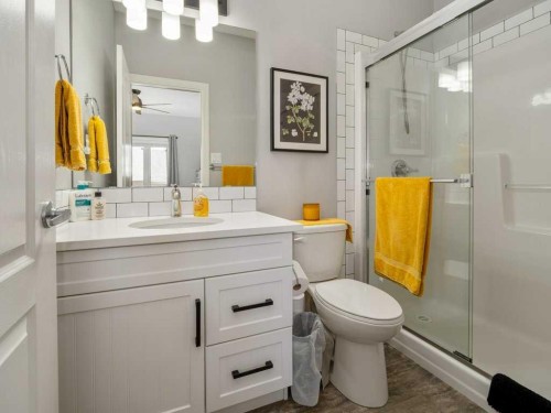 4-322 Northlander Bend West, Lethbridge, AB - Indoor Photo Showing Bathroom