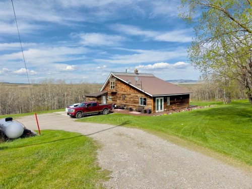2127 Twp Rd 7-3A, Lundbreck, AB - Outdoor