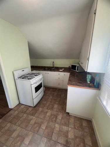 712 9 Avenue South, Lethbridge, AB - Indoor