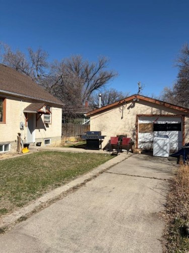 712 9 Avenue South, Lethbridge, AB - Outdoor