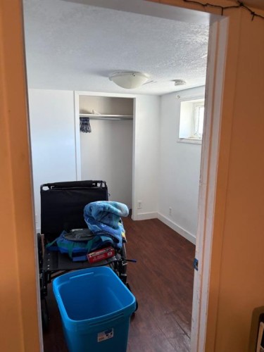 712 9 Avenue South, Lethbridge, AB - Indoor Photo Showing Other Room