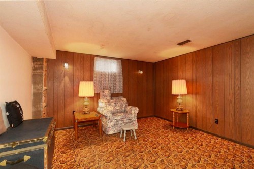 61 Park Meadows Boulevard North, Lethbridge, AB - Indoor Photo Showing Other Room