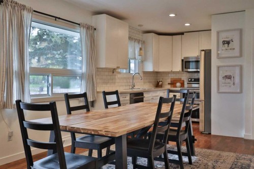 47 S 200 W, Raymond, AB - Indoor Photo Showing Dining Room