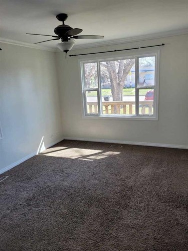 734 4 Street South, Lethbridge, AB - Indoor Photo Showing Other Room