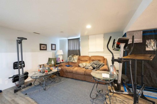 734 4 Street South, Lethbridge, AB - Indoor