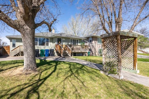 734 4 Street SOUTH Lethbridge, AB T1J 2B1
