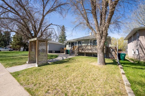 734 4 Street South, Lethbridge, AB - Outdoor