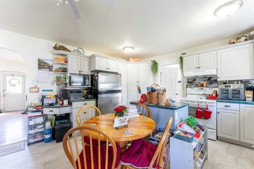 734 4 Street South, Lethbridge, AB - Indoor