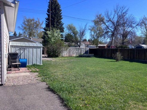 409 Centre Avenue Ne, Milk River, AB - Outdoor