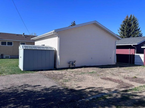 409 Centre Avenue Ne, Milk River, AB - Outdoor With Exterior