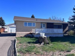 409 Centre Avenue NEMilk River, AB T0K 1M0