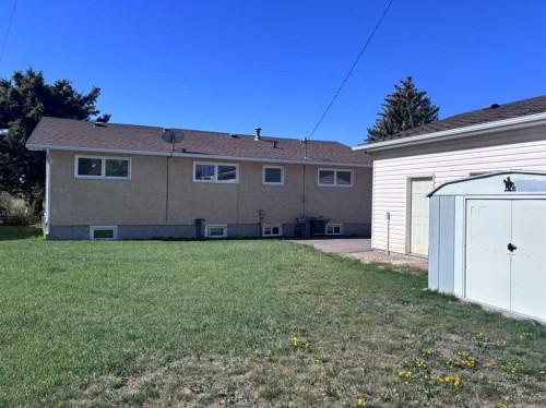 409 Centre Avenue Ne, Milk River, AB - Outdoor With Exterior