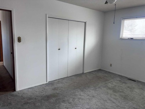 409 Centre Avenue Ne, Milk River, AB - Indoor Photo Showing Other Room