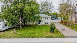 124 N 2 Street EASTMagrath, AB T0K 1J0