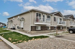 2-37 Cougar Cove NORTHLethbridge, AB T1H 5V4