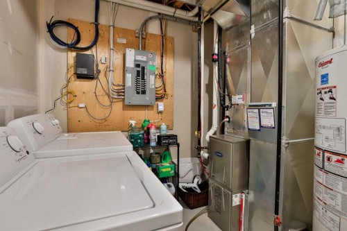 2-37 Cougar Cove North, Lethbridge, AB - Indoor