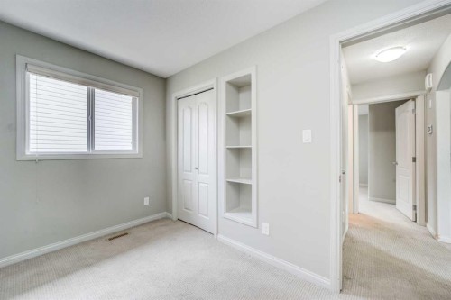 29 Coalbanks Link West, Lethbridge, AB - Indoor Photo Showing Other Room