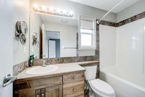 29 Coalbanks Link West, Lethbridge, AB - Indoor Photo Showing Bathroom