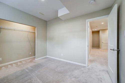 29 Coalbanks Link West, Lethbridge, AB - Indoor Photo Showing Other Room