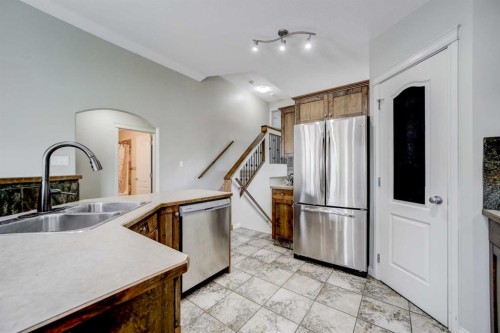 29 Coalbanks Link West, Lethbridge, AB - Indoor Photo Showing Kitchen With Double Sink