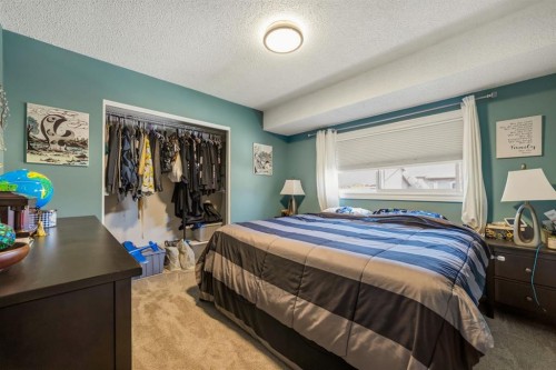20 Columbia Bay West, Lethbridge, AB - Indoor Photo Showing Bedroom