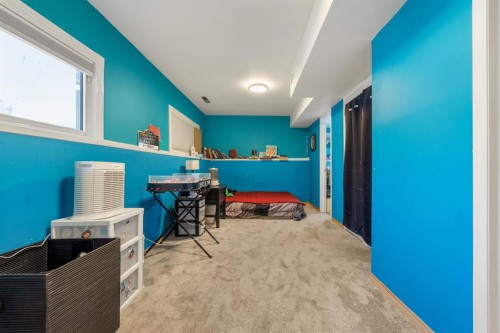 20 Columbia Bay West, Lethbridge, AB - Indoor