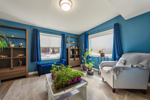 20 Columbia Bay West, Lethbridge, AB - Indoor