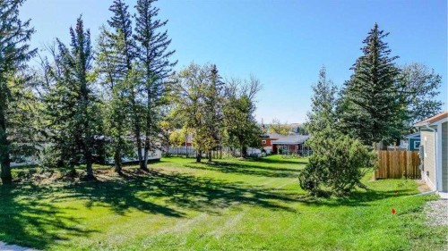 731 2 Street East, Cardston, AB 
