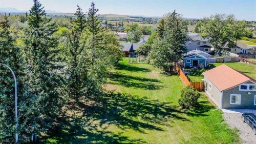 731 2 Street East, Cardston, AB 