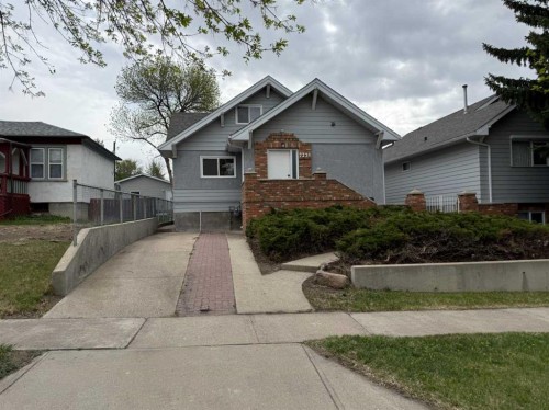 727 8 Street SOUTH Lethbridge, AB T1J 2K3