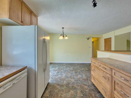 13553 18 Avenue, Blairmore, AB - Indoor Photo Showing Kitchen