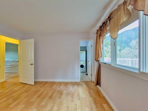 13553 18 Avenue, Blairmore, AB - Indoor Photo Showing Other Room