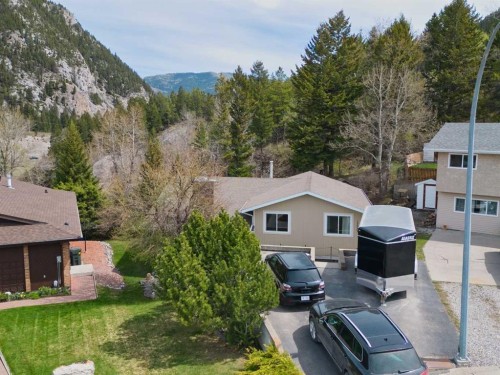13553 18 Avenue, Blairmore, AB - Outdoor