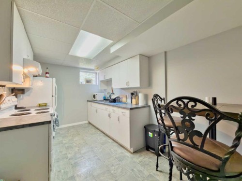 13553 18 Avenue, Blairmore, AB - Indoor Photo Showing Kitchen